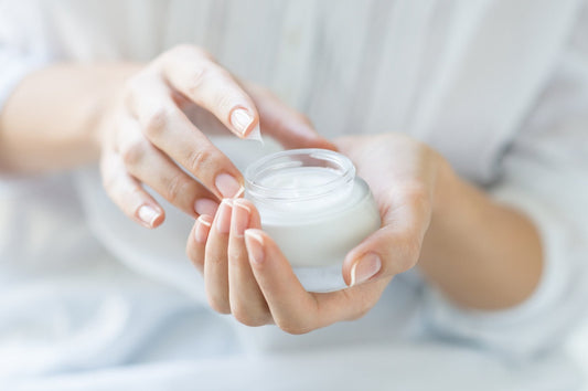 Choosing the Best Sensitive Area Lightening Cream